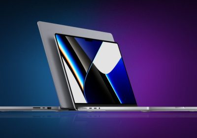 银色 MacBook Pro 渲染图，两台机器以开合角度叠放展示纤薄机身