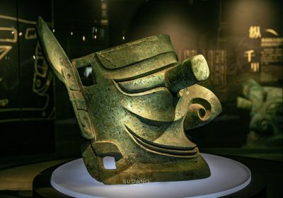 三星堆青铜面具博物馆展柜超写实呈现