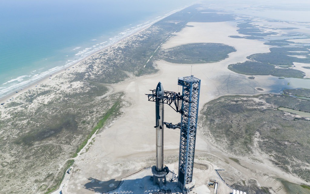 把芯片工厂搬到太空:一家初创公司借 SpaceX 的火箭,在轨道上试造半导体