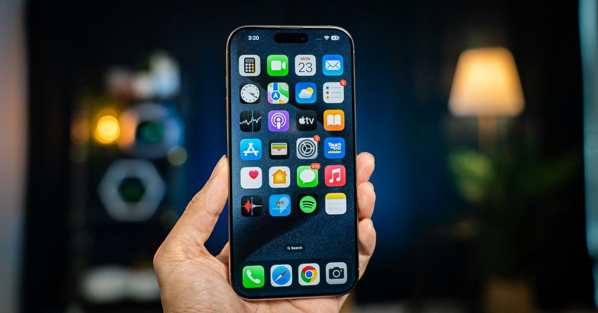 iPhone 20 Pro 屏幕参数流出:6.41 英寸起跳,四曲面打孔屏还在测试