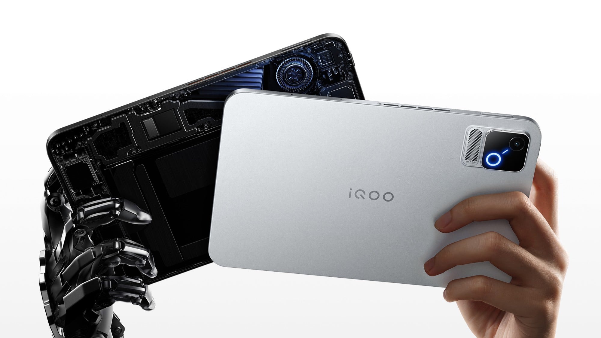 iQOO Pad Ultra 搭配可拉伸游戏手柄