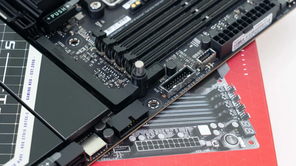 AM5 盖板 ROG STRIX 装饰