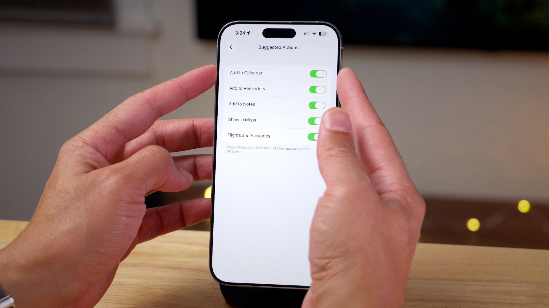 iOS 27.2 设置中信息建议的操作开关页截图
