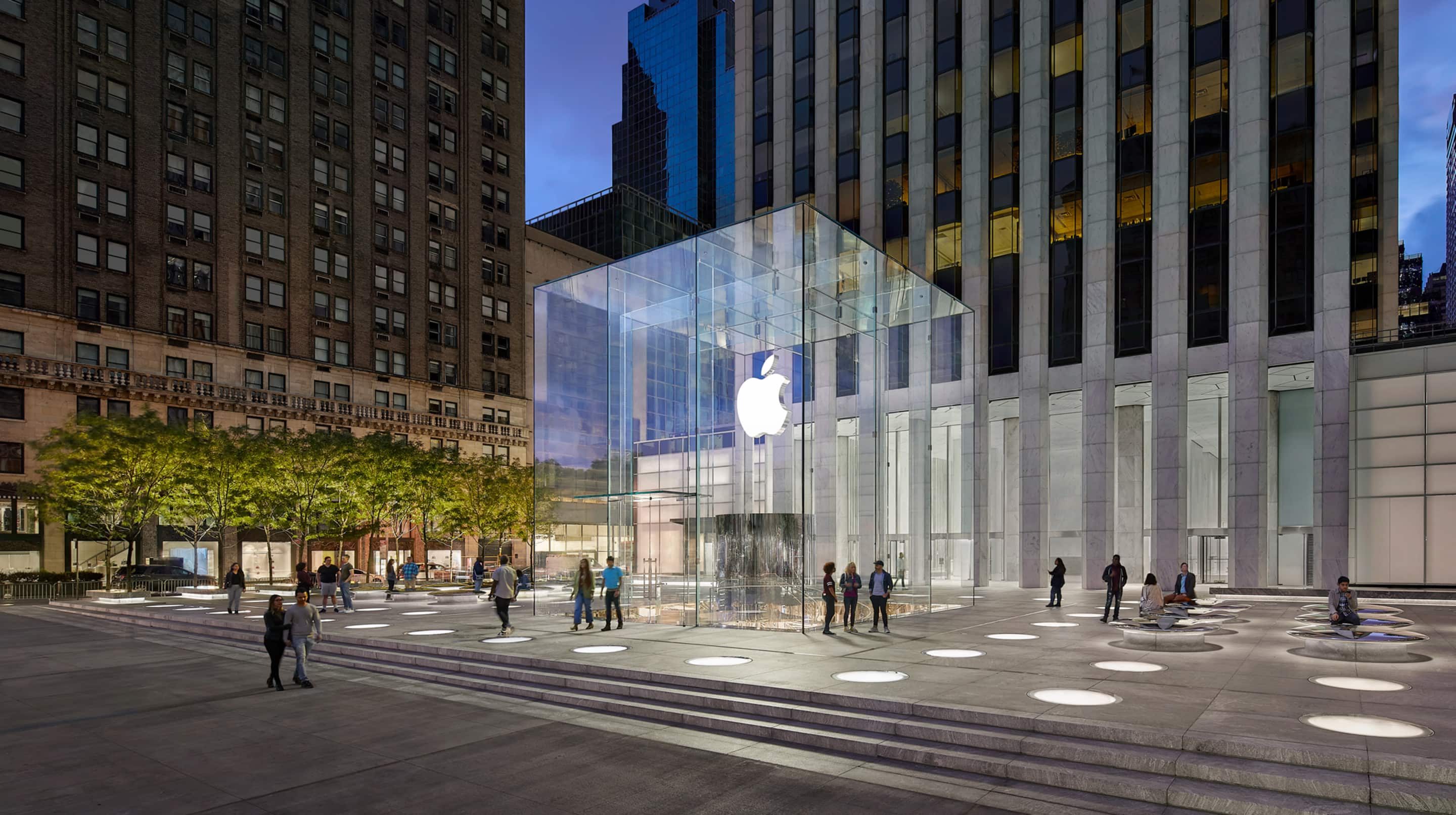 夜色中的纽约第五大道 Apple 旗舰店玻璃立方与广场