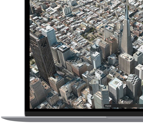 地图 App 的 3D 飞行俯瞰视图,高楼与街道立体呈现