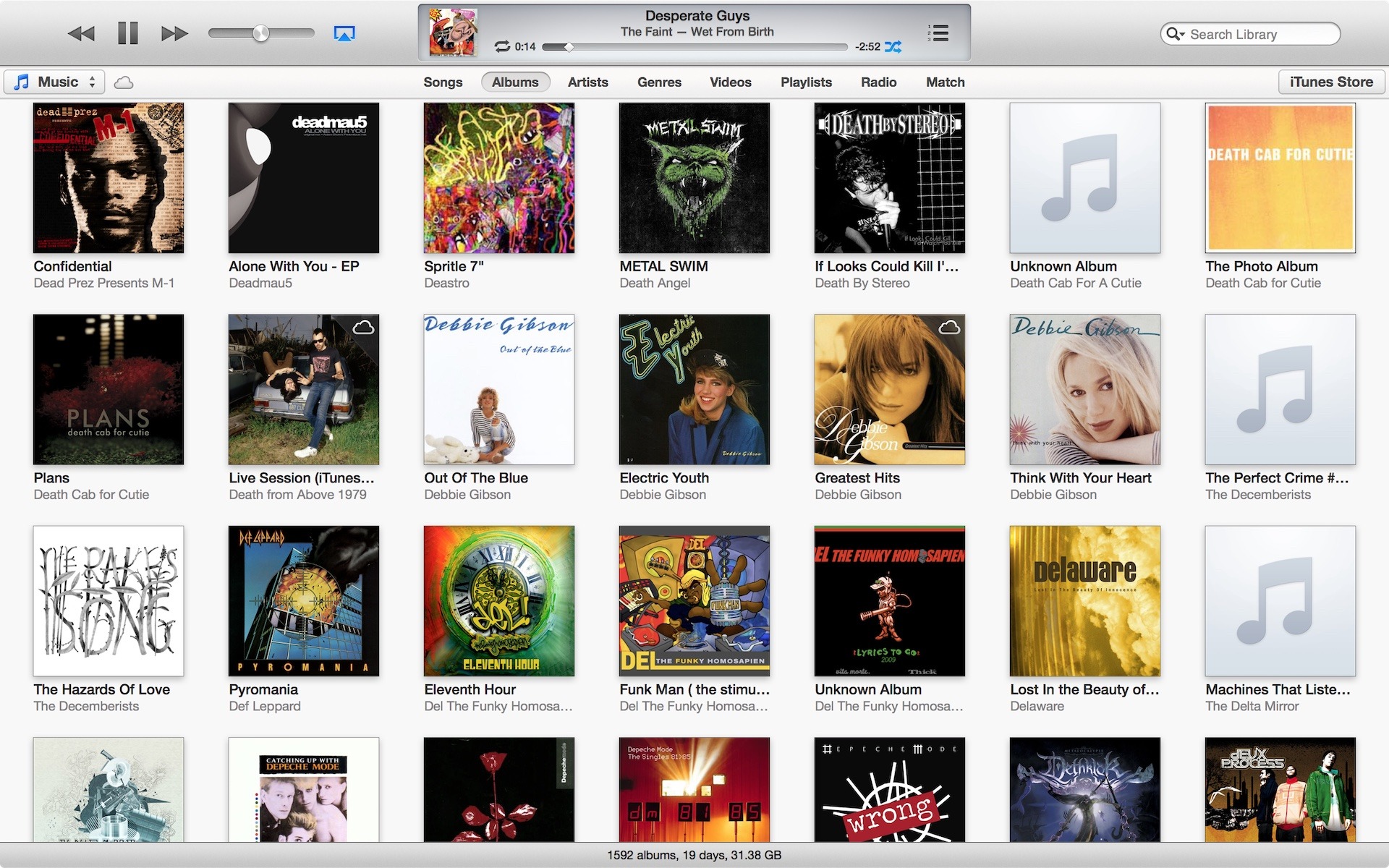 经典 iTunes 桌面端音乐曲库界面截图
