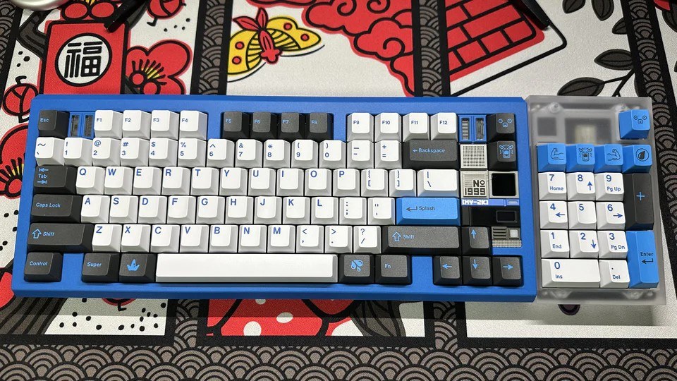 MY-2K 1999 搭配 GMK Splash 键帽